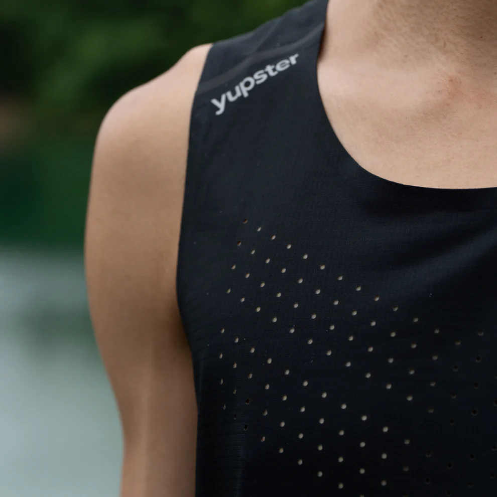 Running Singlet Pathmaker Collection - Black - Image 2